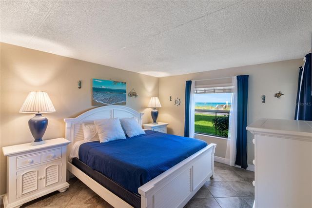 2390 OCEAN SHORE BOULEVARD 1040, Ormond Beach, FL 32176