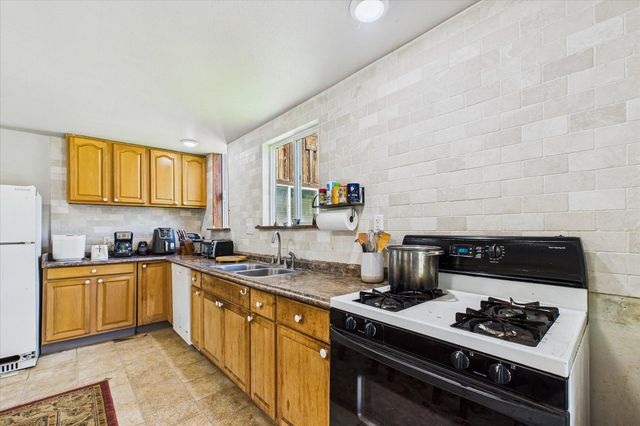 3105 China Creek Road, Redway, CA 95560