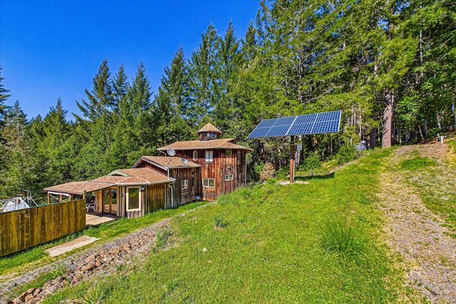 3105 China Creek Road, Redway, CA 95560