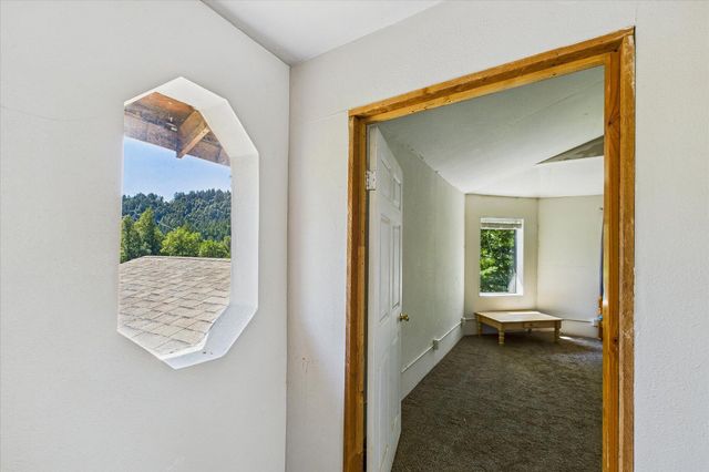 3105 China Creek Road, Redway, CA 95560