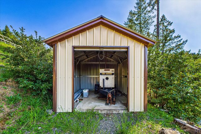 3105 China Creek Road, Redway, CA 95560