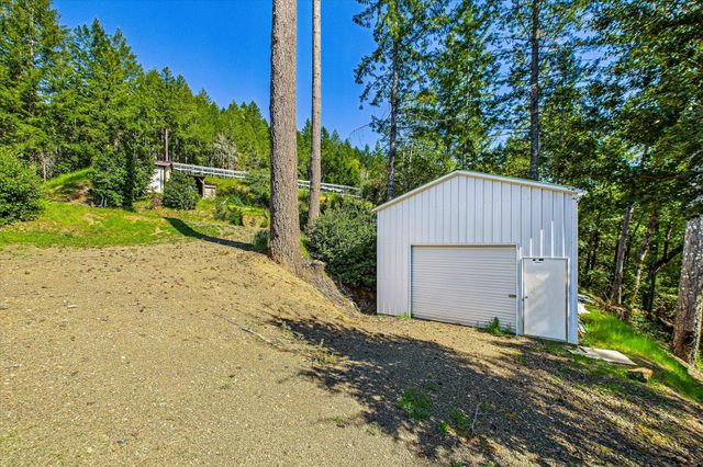 3105 China Creek Road, Redway, CA 95560