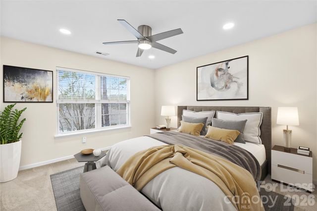 15558 Stronvar House Lane, Charlotte, NC 28277