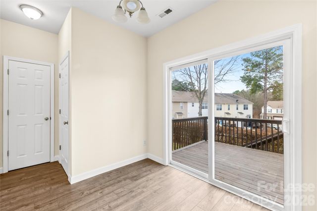 15558 Stronvar House Lane, Charlotte, NC 28277