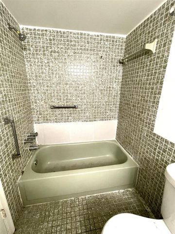 2061 NW 47th Ter 306, Lauderhill, FL 33313