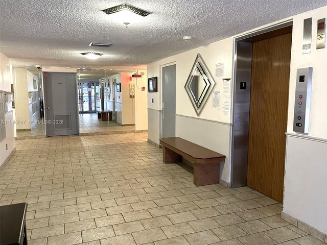 2061 NW 47th Ter 306, Lauderhill, FL 33313