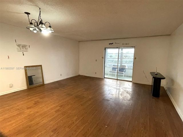 2061 NW 47th Ter 306, Lauderhill, FL 33313