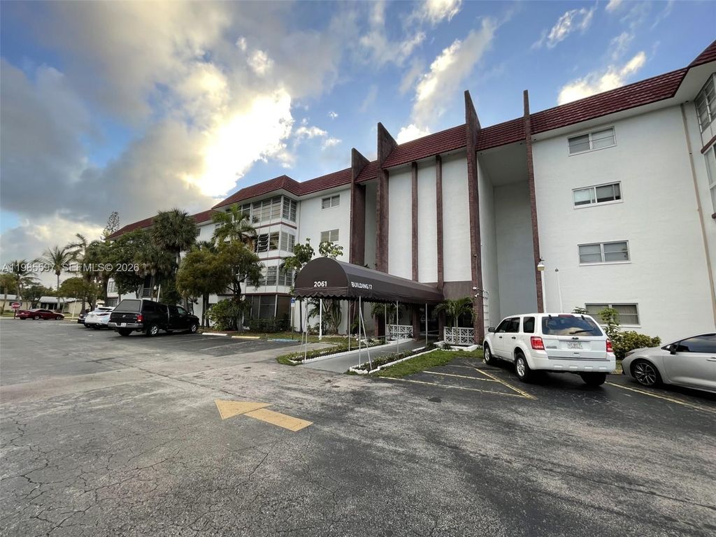 2061 NW 47th Ter 306, Lauderhill, FL 33313