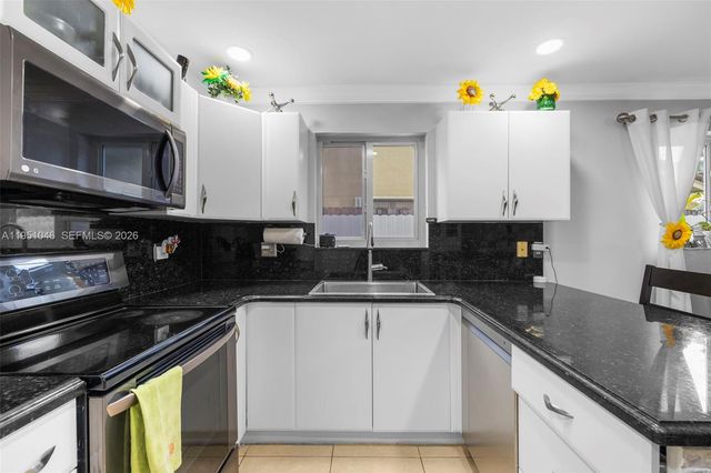 20134 W Lake Dr, Hialeah, FL 33015