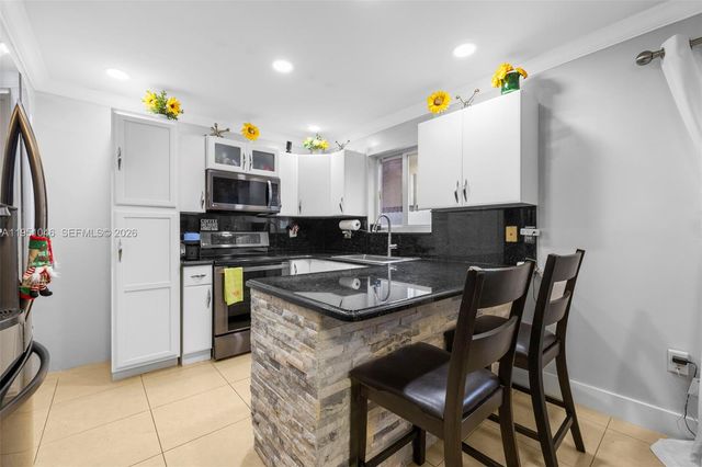 20134 W Lake Dr, Hialeah, FL 33015