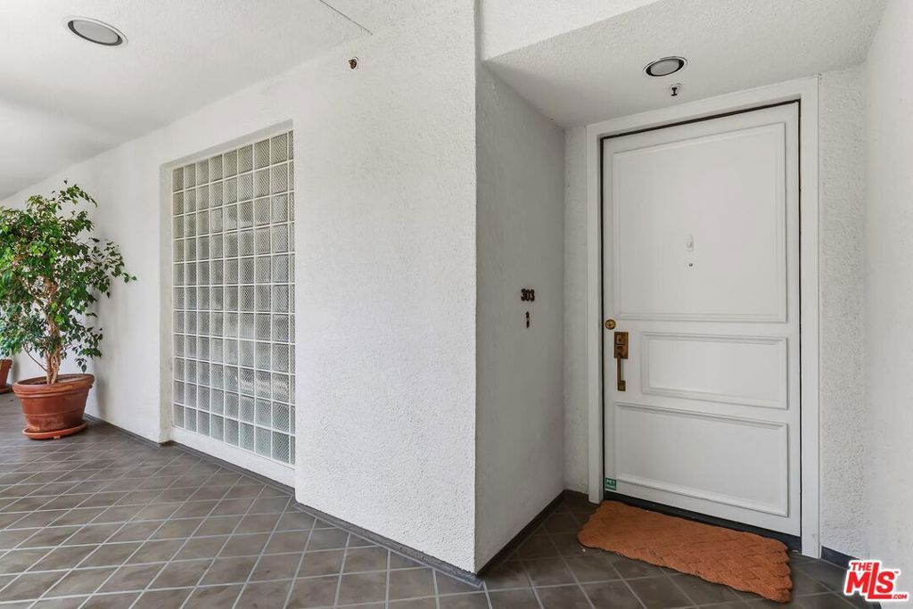 Image 11 of property listing at 2132 Century Park Lane 303, Los Angeles, CA 90067