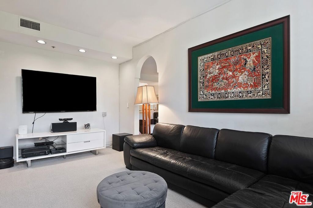 Image 21 of property listing at 2132 Century Park Lane 303, Los Angeles, CA 90067