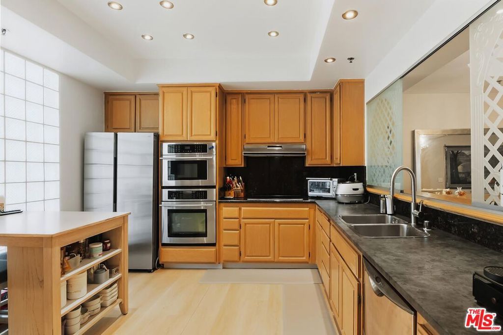 Image 24 of property listing at 2132 Century Park Lane 303, Los Angeles, CA 90067
