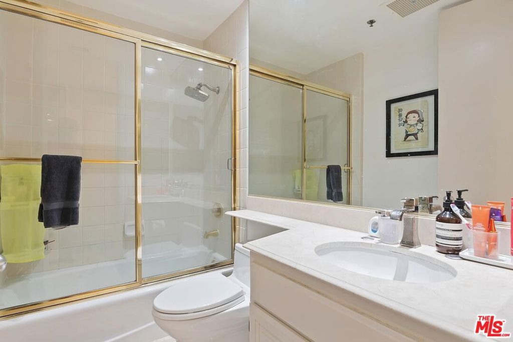 Image 33 of property listing at 2132 Century Park Lane 303, Los Angeles, CA 90067