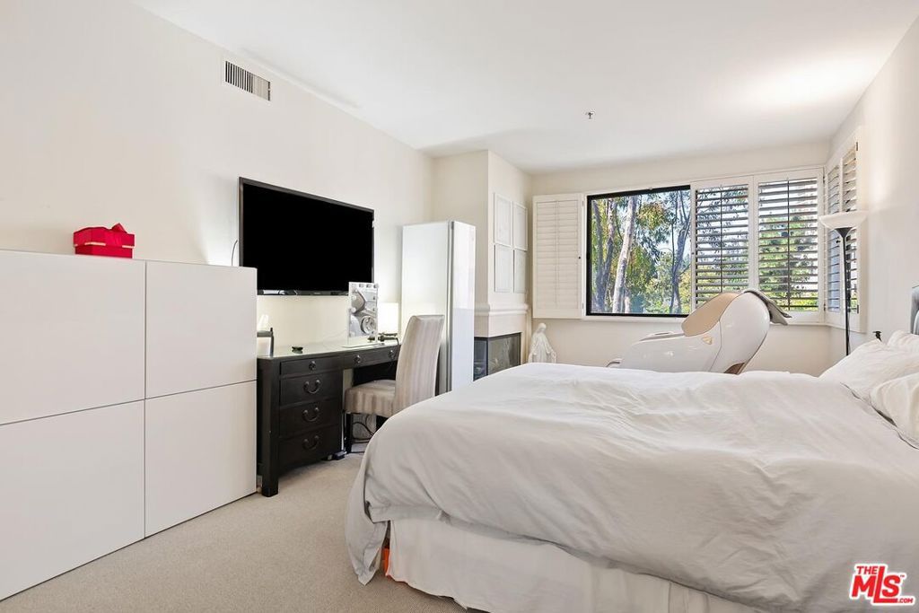 Image 35 of property listing at 2132 Century Park Lane 303, Los Angeles, CA 90067