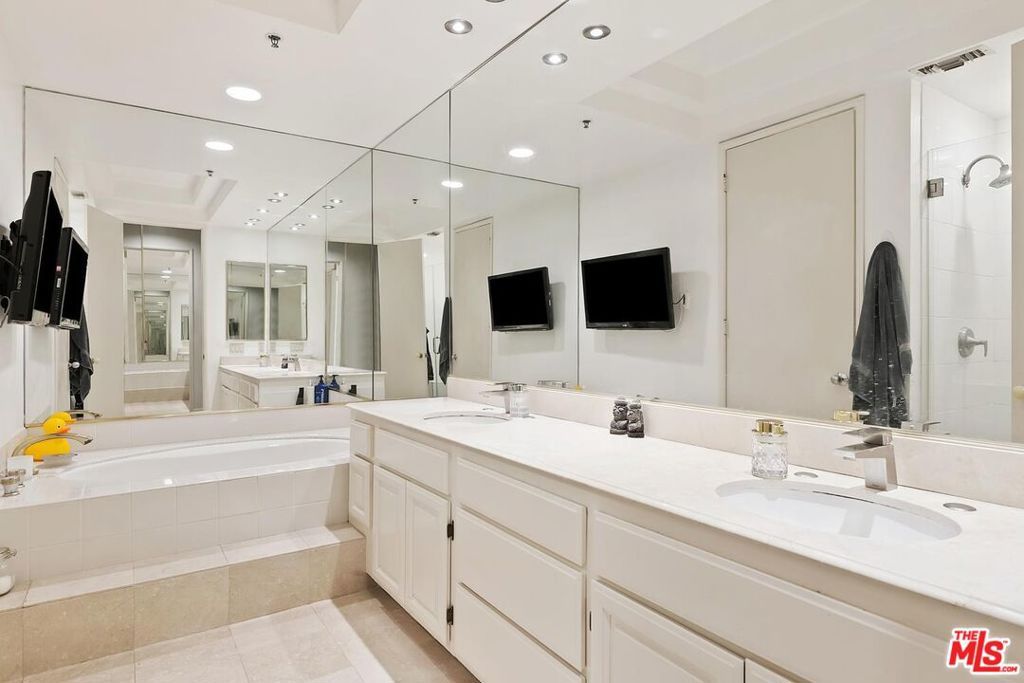 Image 37 of property listing at 2132 Century Park Lane 303, Los Angeles, CA 90067