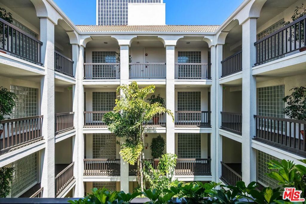 Image 7 of property listing at 2132 Century Park Lane 303, Los Angeles, CA 90067