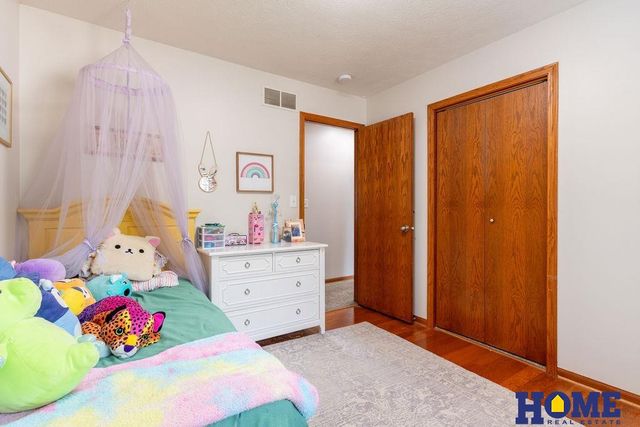2240 Philadelphia Drive, Lincoln, NE 68521