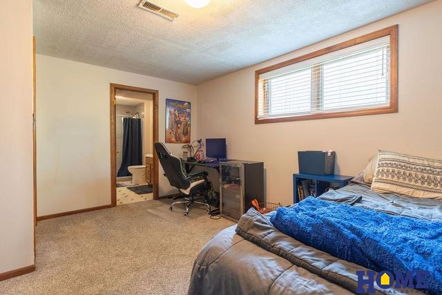2240 Philadelphia Drive, Lincoln, NE 68521