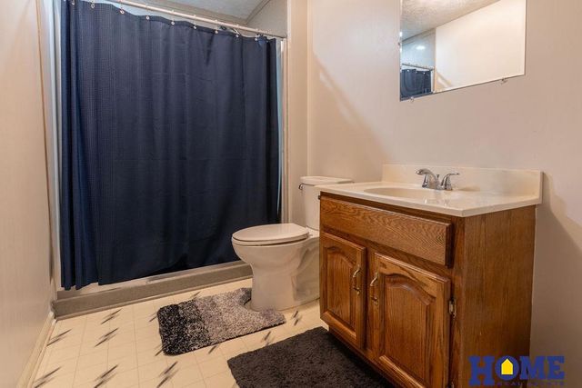 2240 Philadelphia Drive, Lincoln, NE 68521