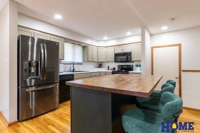 2240 Philadelphia Drive, Lincoln, NE 68521