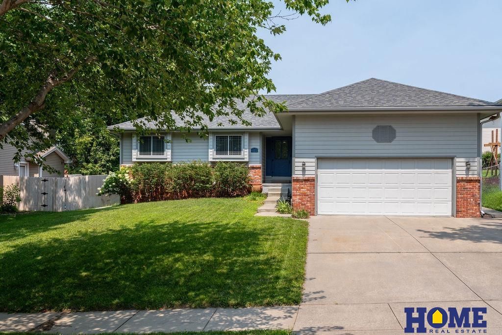 2240 Philadelphia Drive, Lincoln, NE 68521