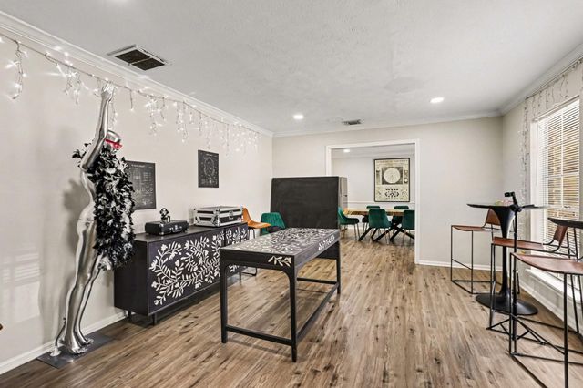 5823 Havenwoods, Houston, TX 77066