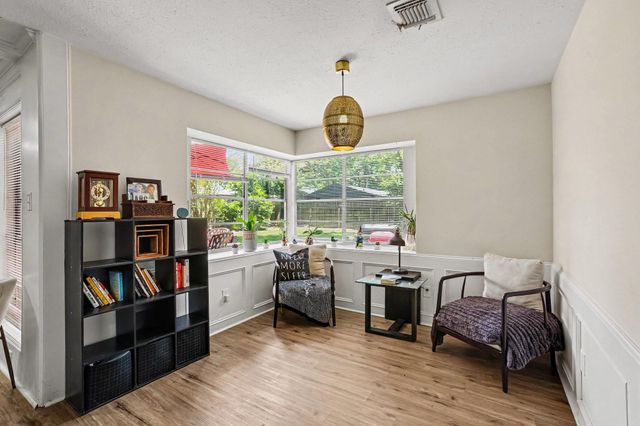 5823 Havenwoods, Houston, TX 77066