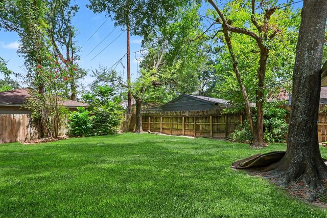 5823 Havenwoods, Houston, TX 77066