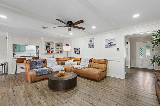 5823 Havenwoods, Houston, TX 77066