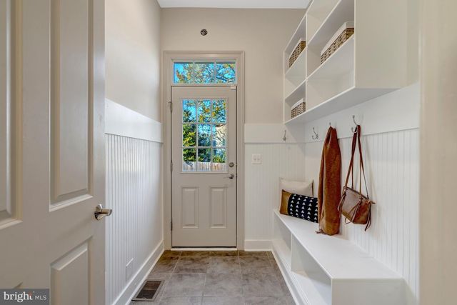 1318 KURTZ RD, Mclean, VA 22101