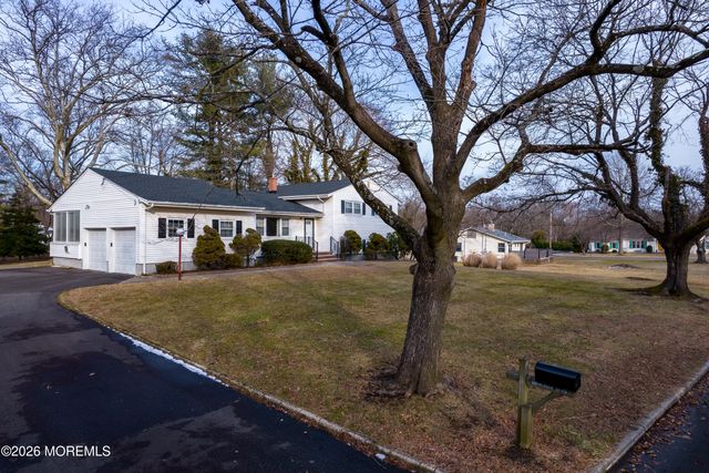 19 Meadow Drive, Tinton Falls, NJ 07724