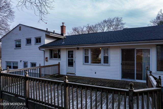 19 Meadow Drive, Tinton Falls, NJ 07724