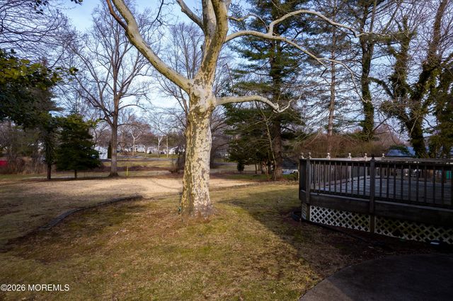 19 Meadow Drive, Tinton Falls, NJ 07724