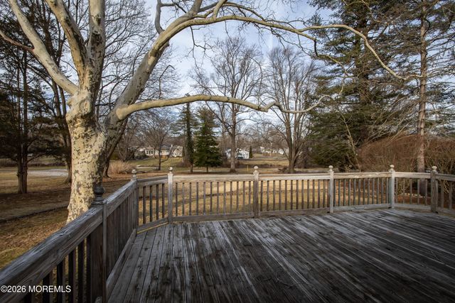 19 Meadow Drive, Tinton Falls, NJ 07724