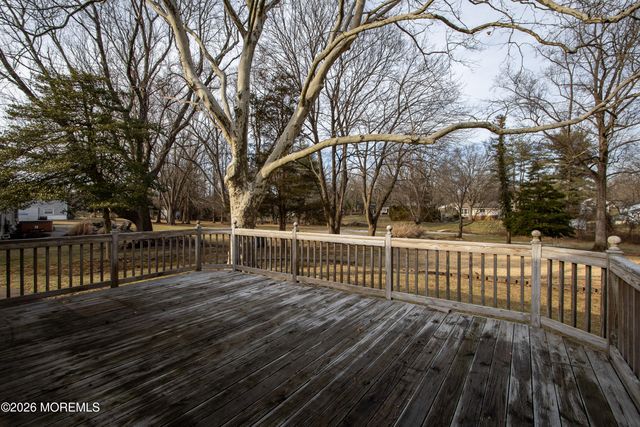 19 Meadow Drive, Tinton Falls, NJ 07724