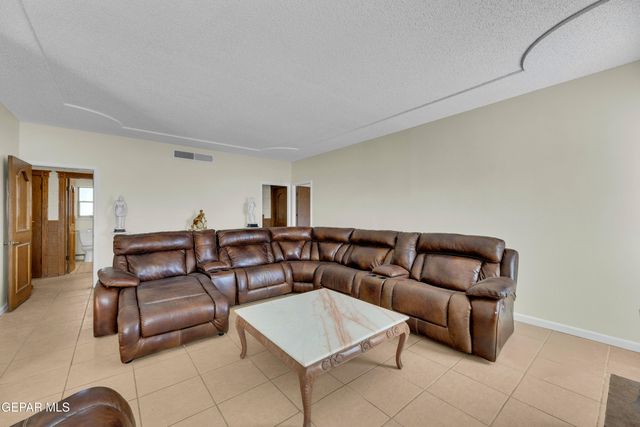 2153 Trawood Drive, El Paso, TX 79935