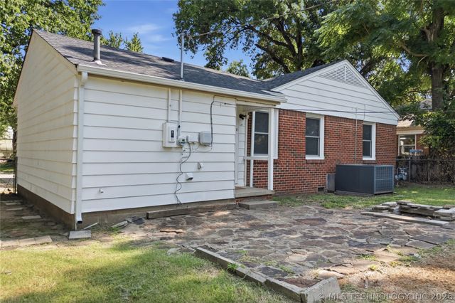 1126 E 49th Place, Tulsa, OK 74105