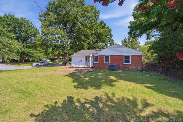 1126 E 49th Place, Tulsa, OK 74105