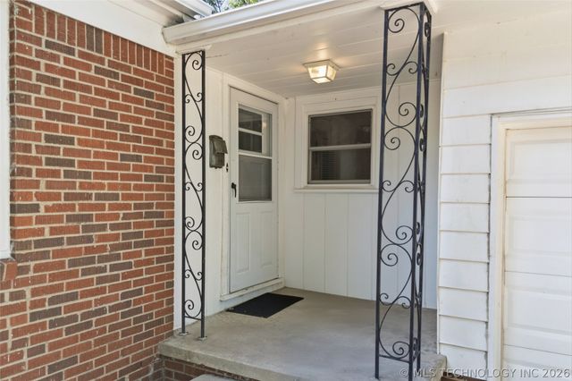 1126 E 49th Place, Tulsa, OK 74105