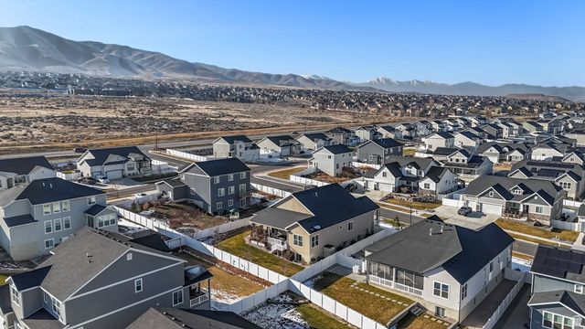 53 E MOORHEN DR, Saratoga Springs, UT 84045