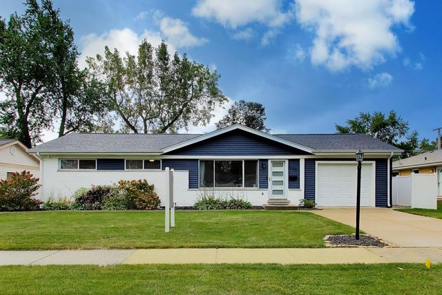 249 W Daniels Road, Palatine, IL 60067