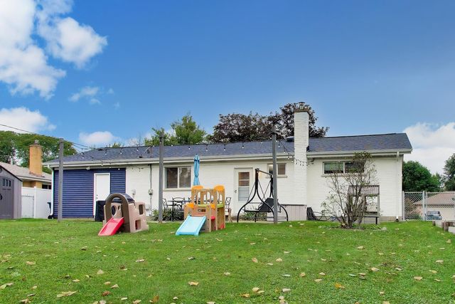 249 W Daniels Road, Palatine, IL 60067