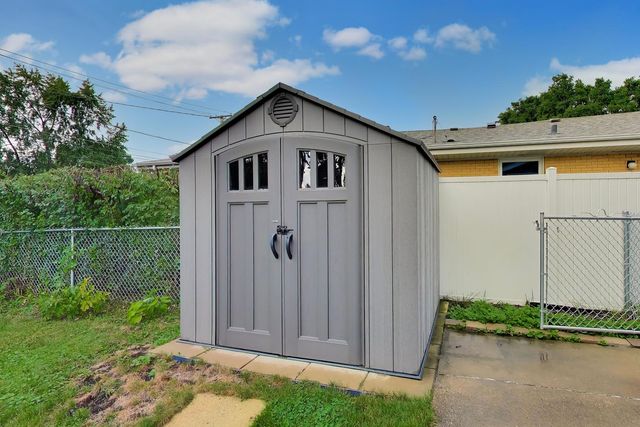 249 W Daniels Road, Palatine, IL 60067