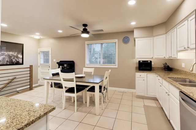 249 W Daniels Road, Palatine, IL 60067