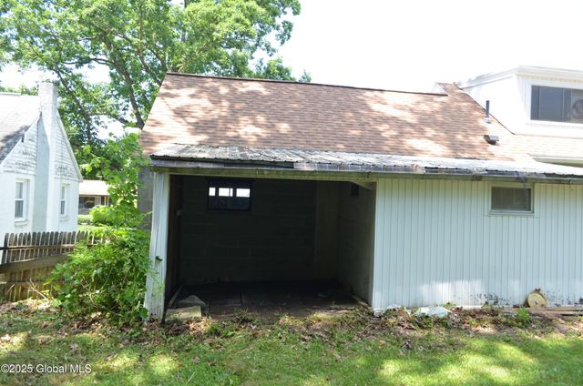35 Evelyn Avenue, Amsterdam, NY 12010