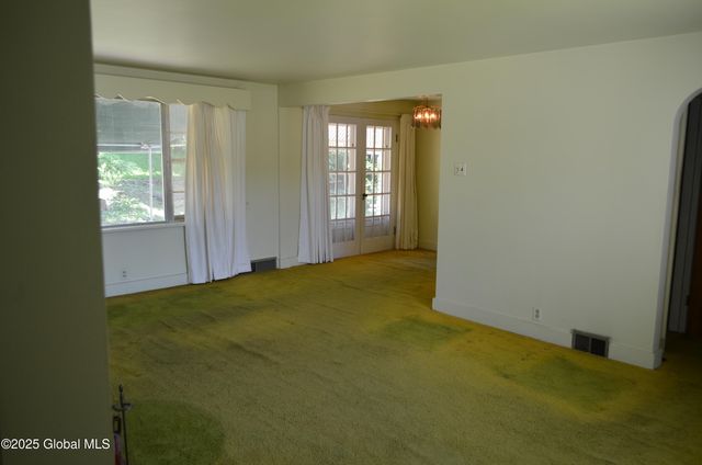 35 Evelyn Avenue, Amsterdam, NY 12010