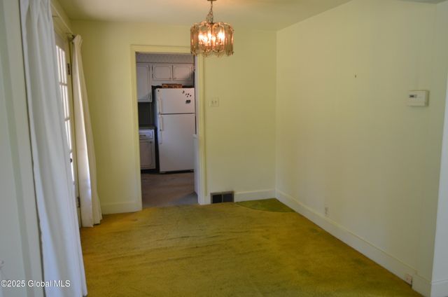 35 Evelyn Avenue, Amsterdam, NY 12010
