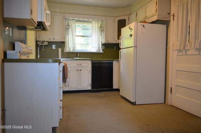 35 Evelyn Avenue, Amsterdam, NY 12010