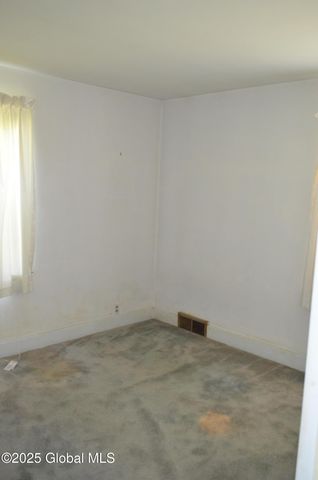 35 Evelyn Avenue, Amsterdam, NY 12010